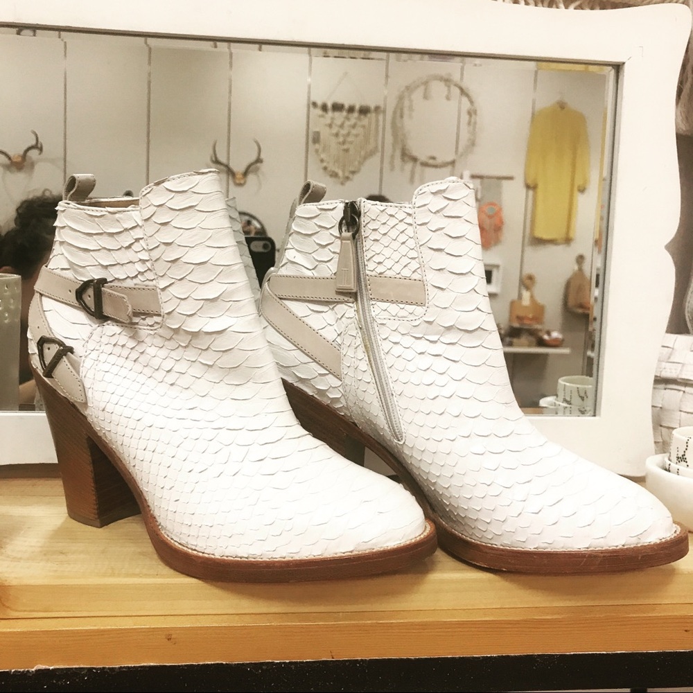 Lucchese Snakeskin Ankle Boots 🐍